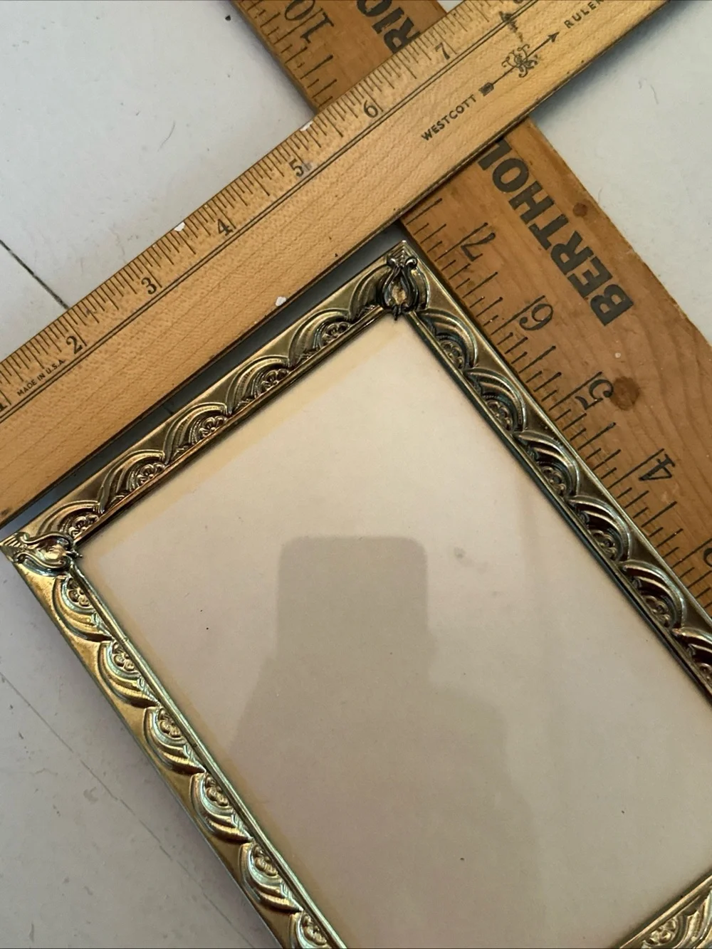 VINTAGE ORNATE GOLD METAL NEO CLASSICAL PICTURE FRAME FITS 5X7 CAB7